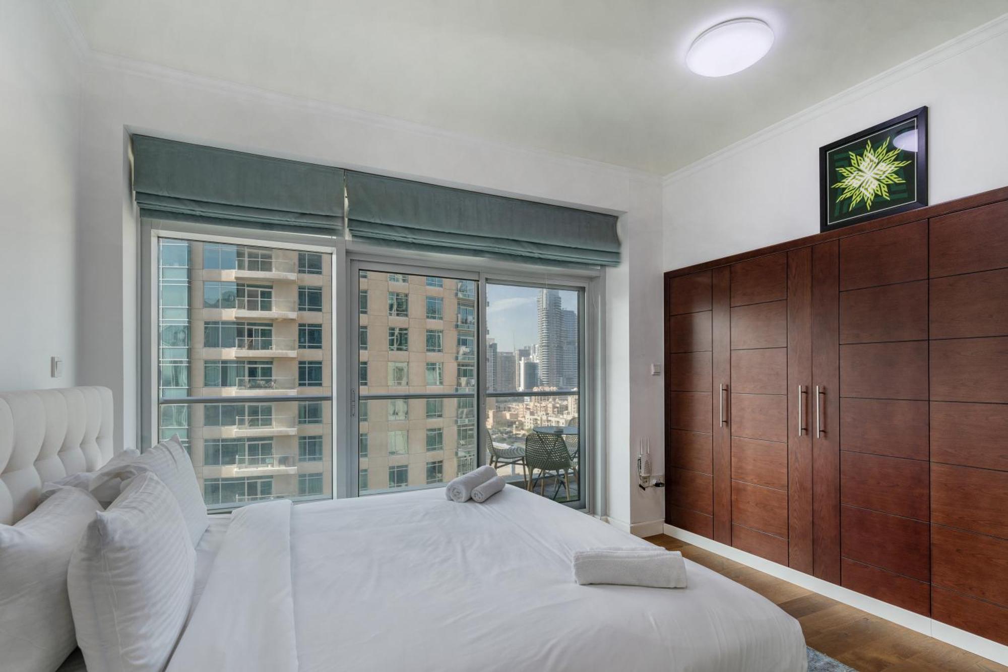 Chic 2Br Apartment, Prime Location Near Dubai Mall - Allsopp&Allsopp Eksteriør bilde