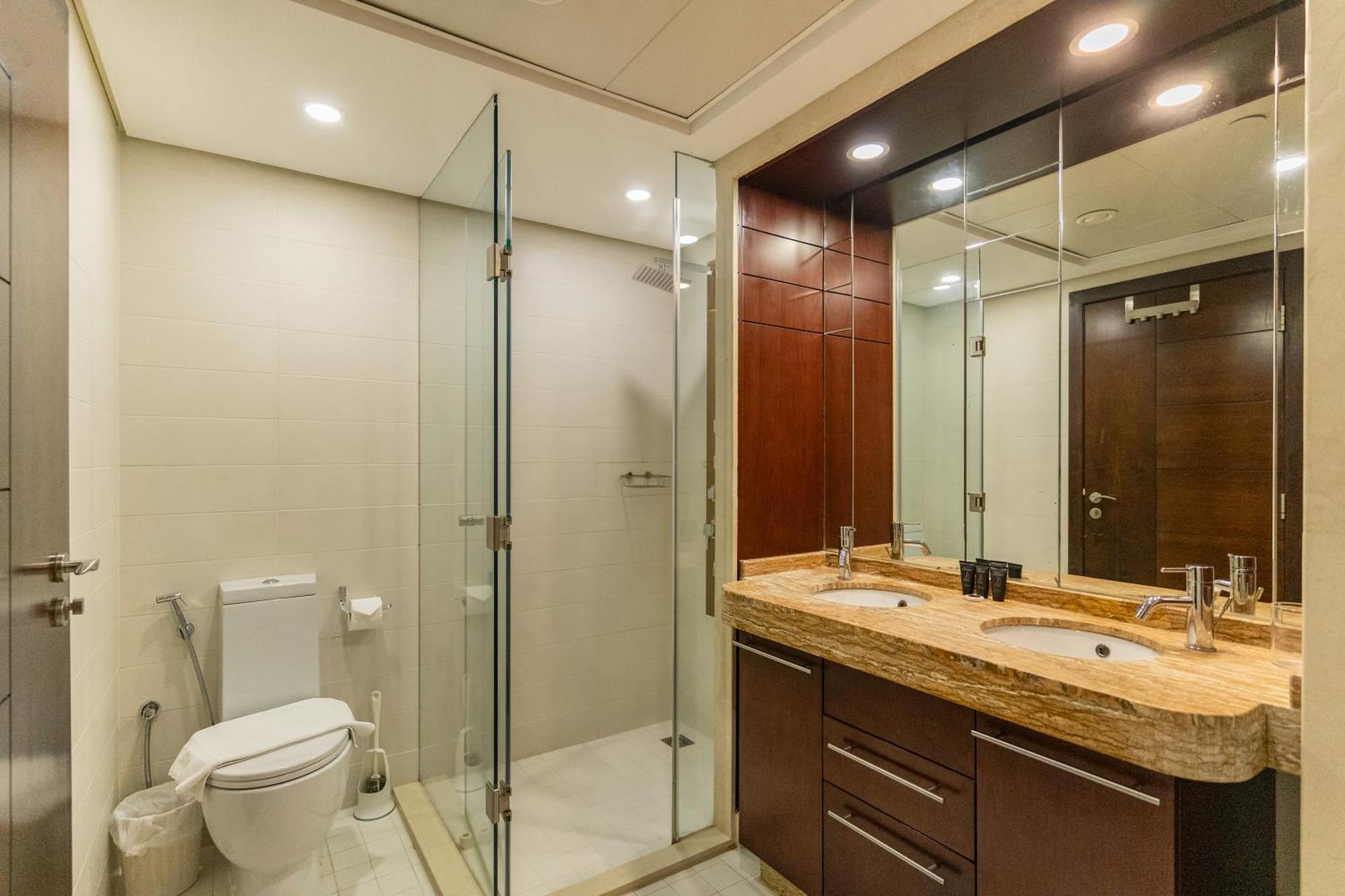 Chic 2Br Apartment, Prime Location Near Dubai Mall - Allsopp&Allsopp Eksteriør bilde