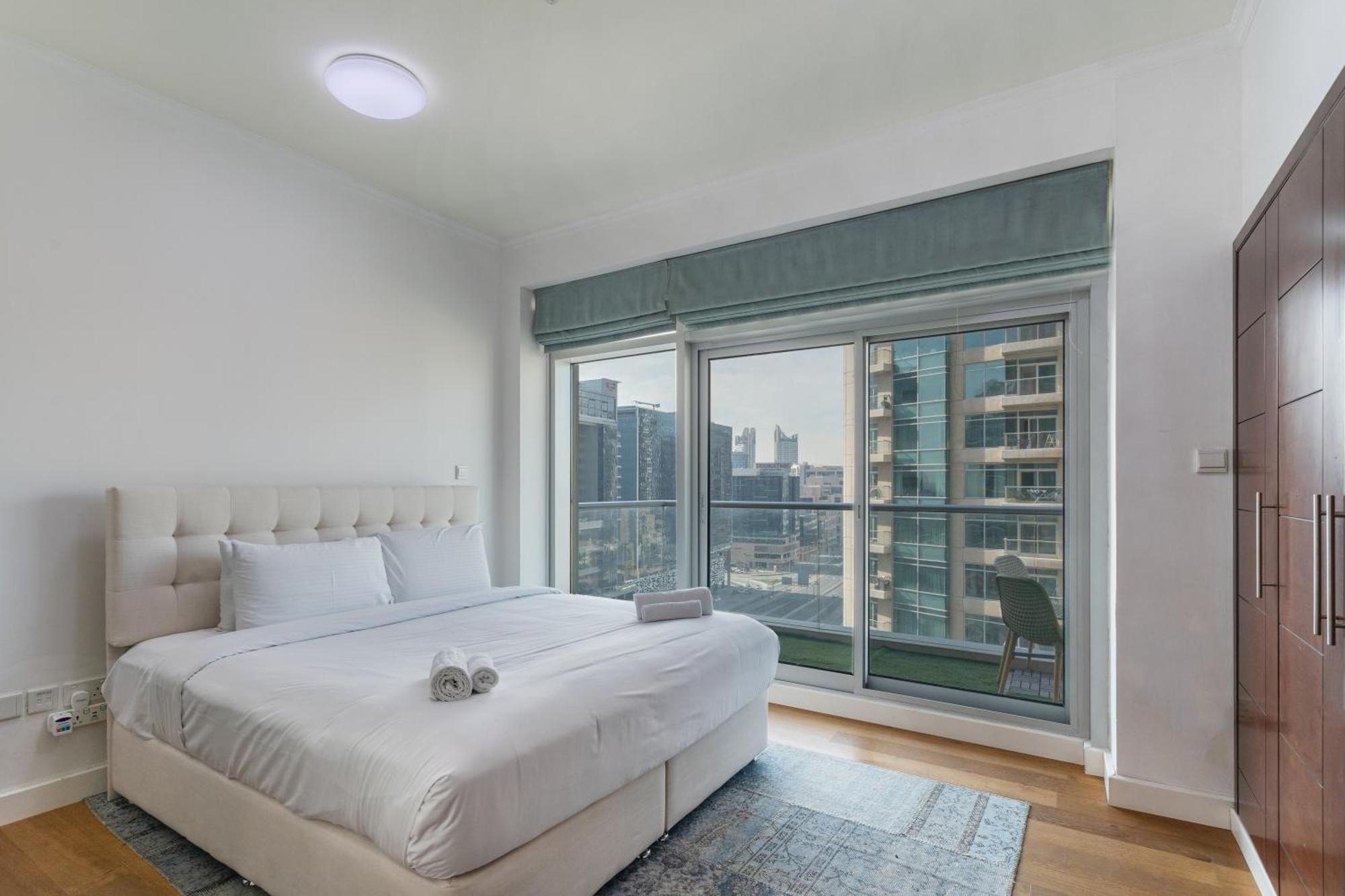 Chic 2Br Apartment, Prime Location Near Dubai Mall - Allsopp&Allsopp Eksteriør bilde