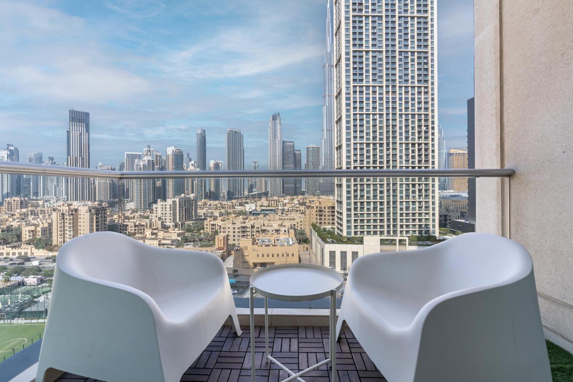 Chic 2Br Apartment, Prime Location Near Dubai Mall - Allsopp&Allsopp Eksteriør bilde