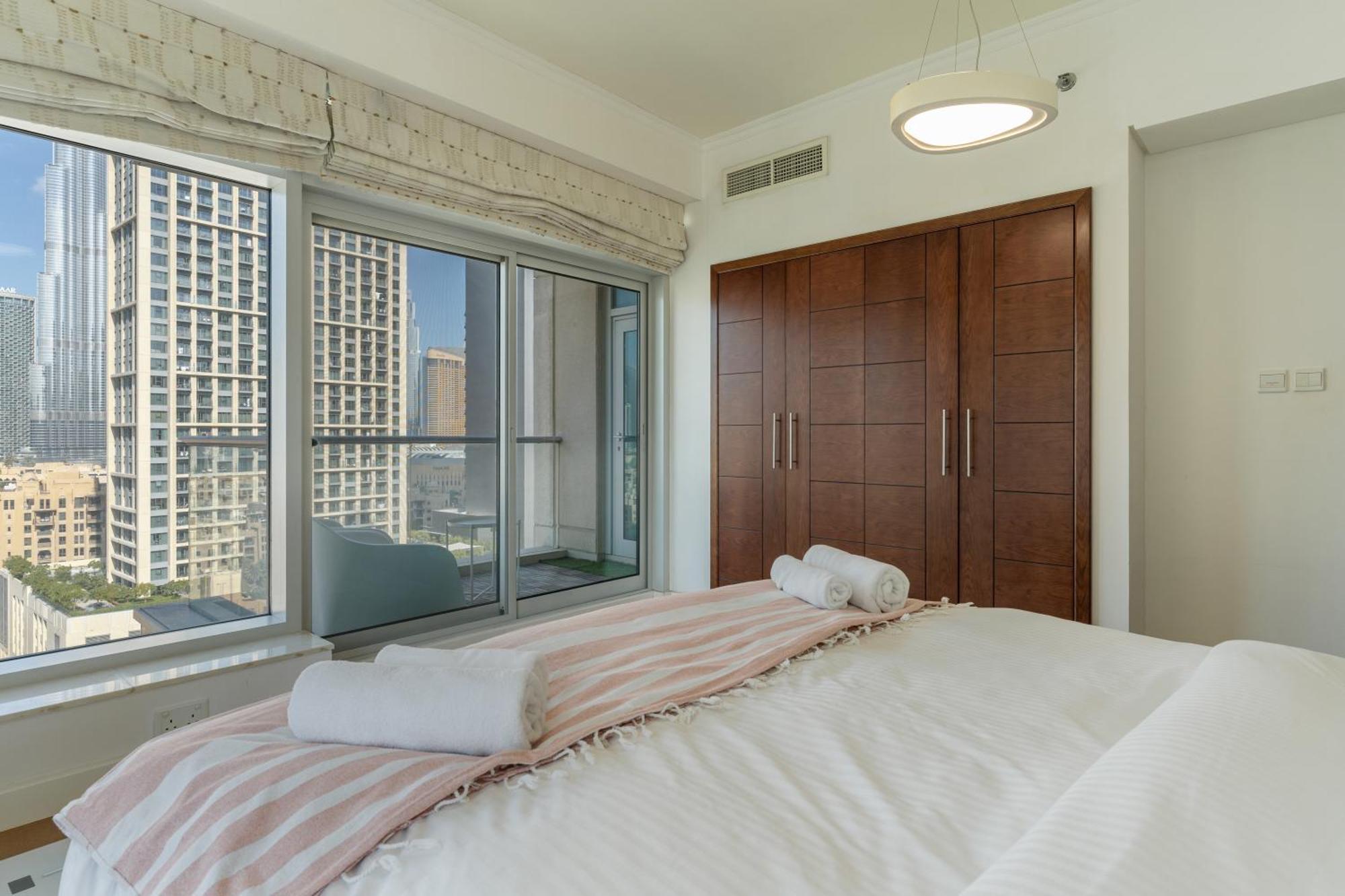 Chic 2Br Apartment, Prime Location Near Dubai Mall - Allsopp&Allsopp Eksteriør bilde
